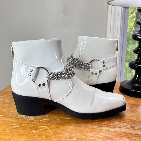 ASOS Design Western Cuban Heel Ankle Boots - Picture 7 of 15